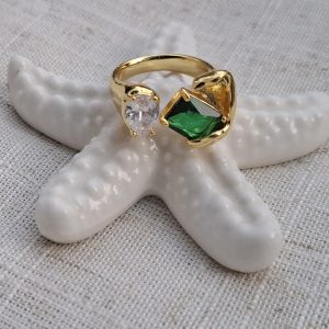 Prsten s dva cirkona, pozlaćeni