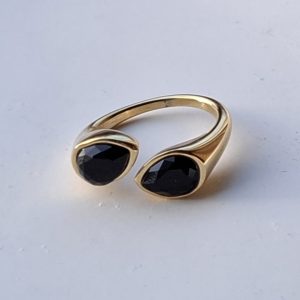 Prsten dva cirkona, crni