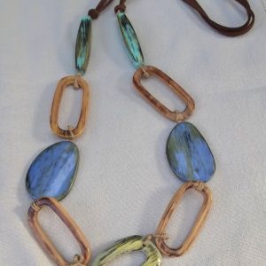 Ogrlica od drva i kože