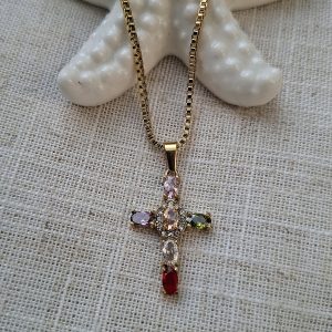 Križić sa šarenim cirkonima - zlatni