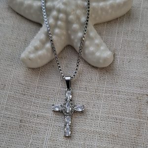 Križić s cirkonima - srebrni