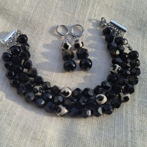 Komplet - troredna crna narukvica od ahata s naušnicama